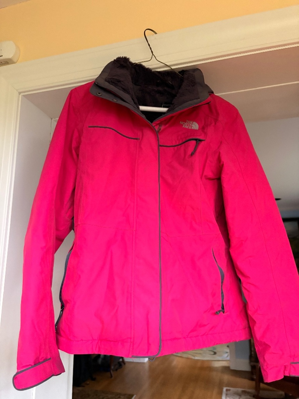 The North Face Magenta Pink Cozy Gray Fleece Lined Fullzip Winter Jacket M